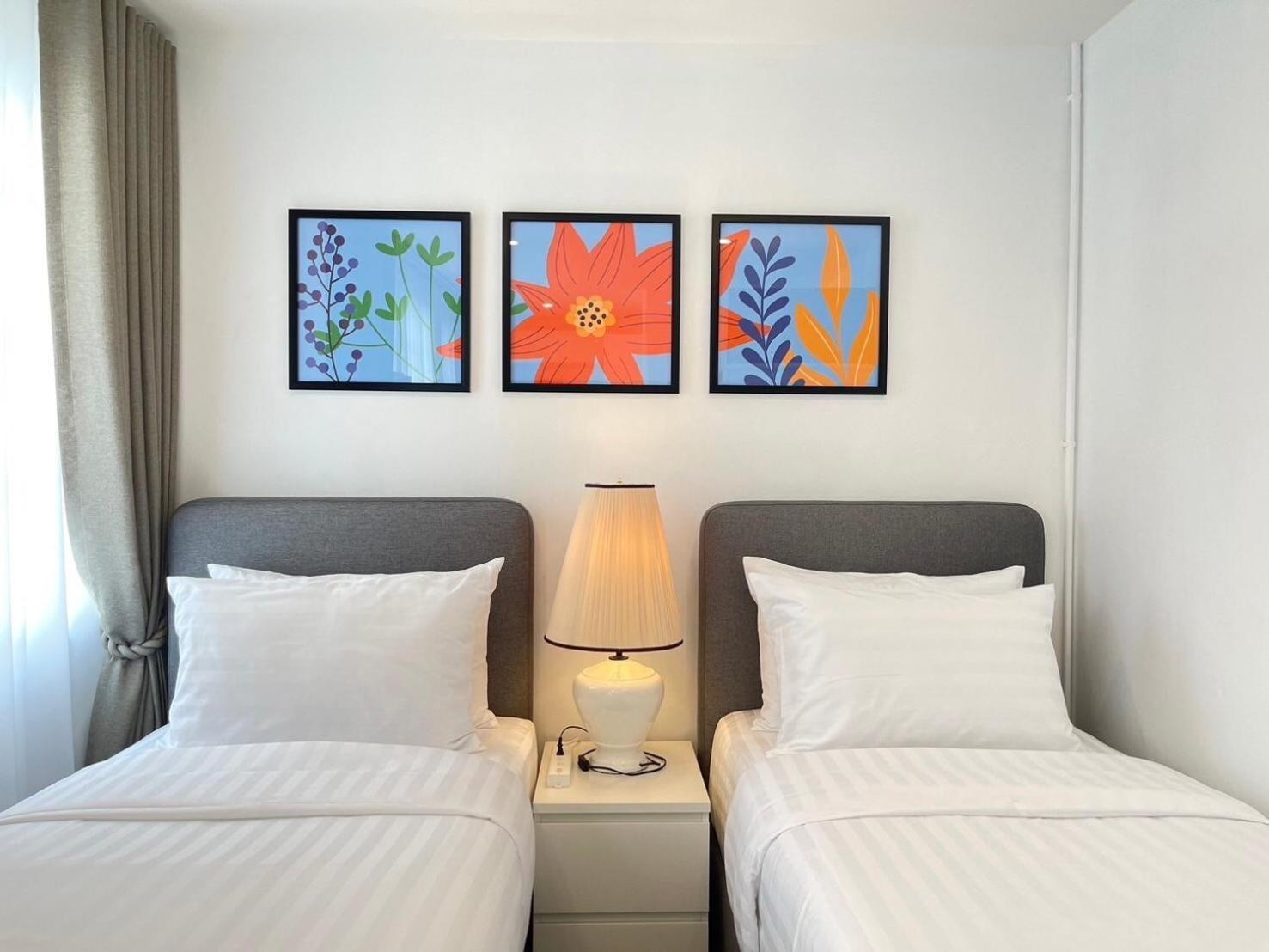 Sleep Walker Poshtel *
